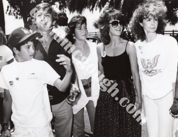Jane Fonda, Tom Hayden and their children with Shirley Fonda at the Hands Across America.jpg